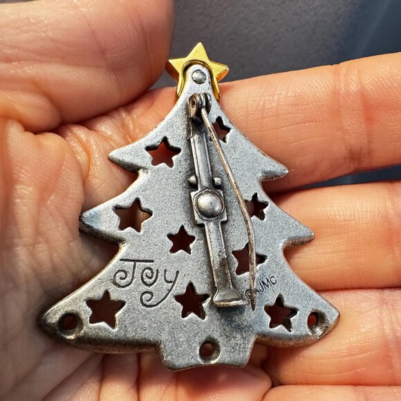 Vintage AJMC Christmas Tree Brooch Joy Cutout Stars Signed Holiday Pin 2 Inch - Picture 4 of 6